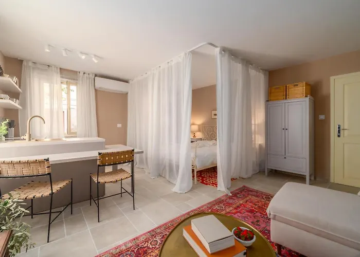 Montalbano Gem - Heritage Studio With Airy Vibes