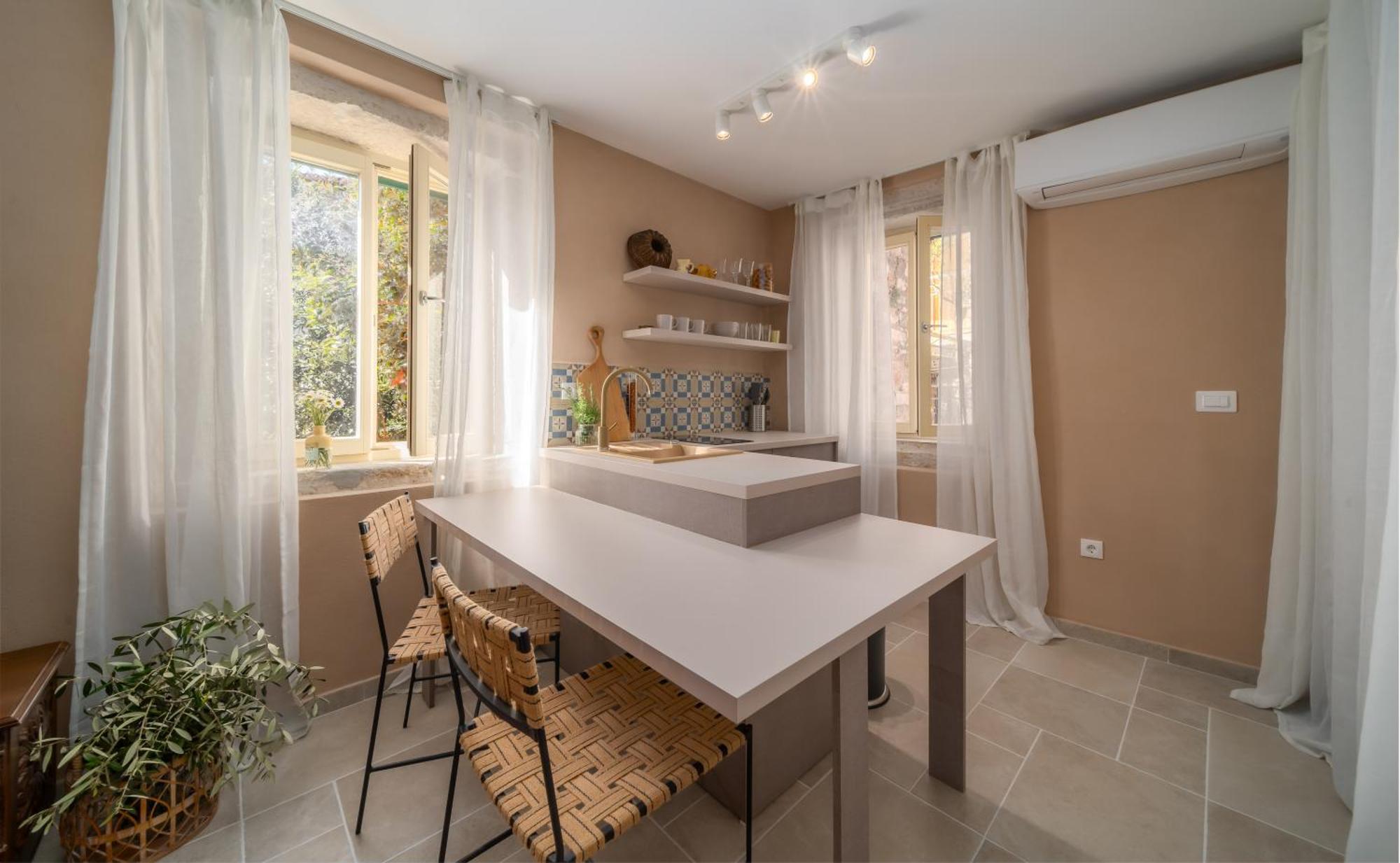Montalbano Gem - Heritage With Airy Vibes Apartament