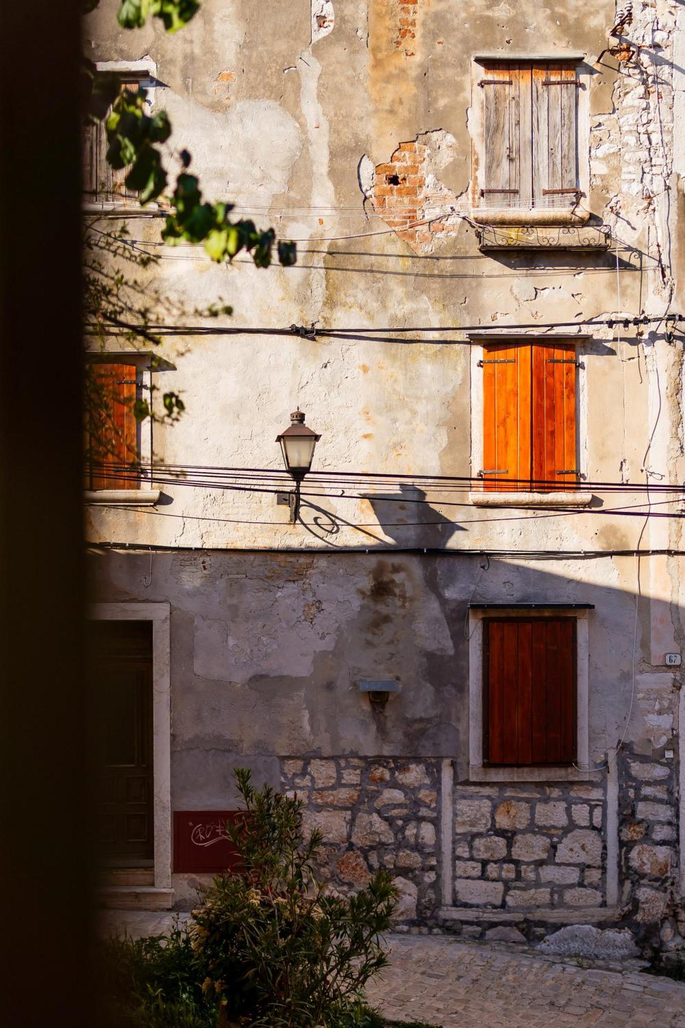 Montalbano Gem - Heritage With Airy Vibes Apartament *